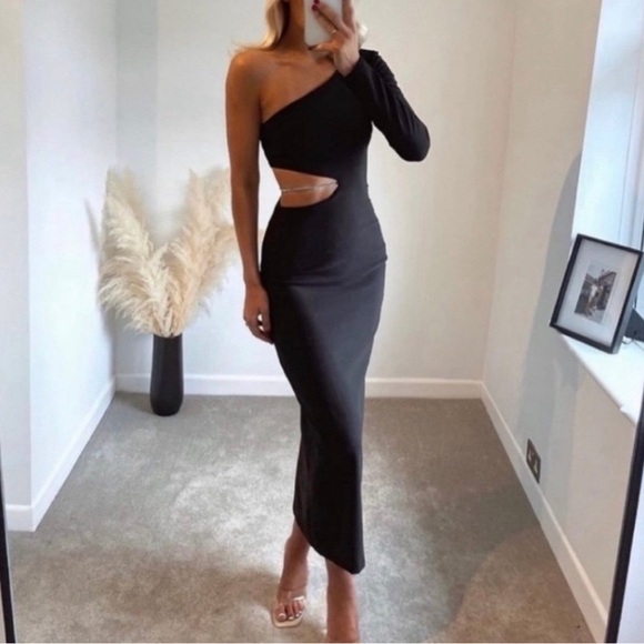 Zara dress with chain size is XS - Picture 2 of 3